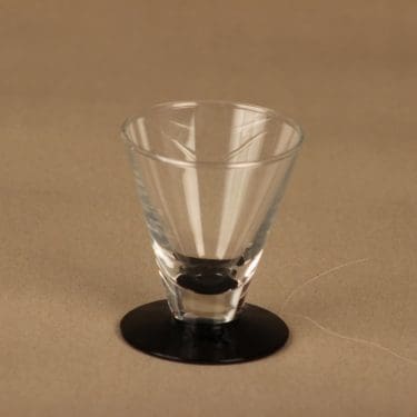 Nuutajärvi Klippan schnapps glass designer Markku Salo
