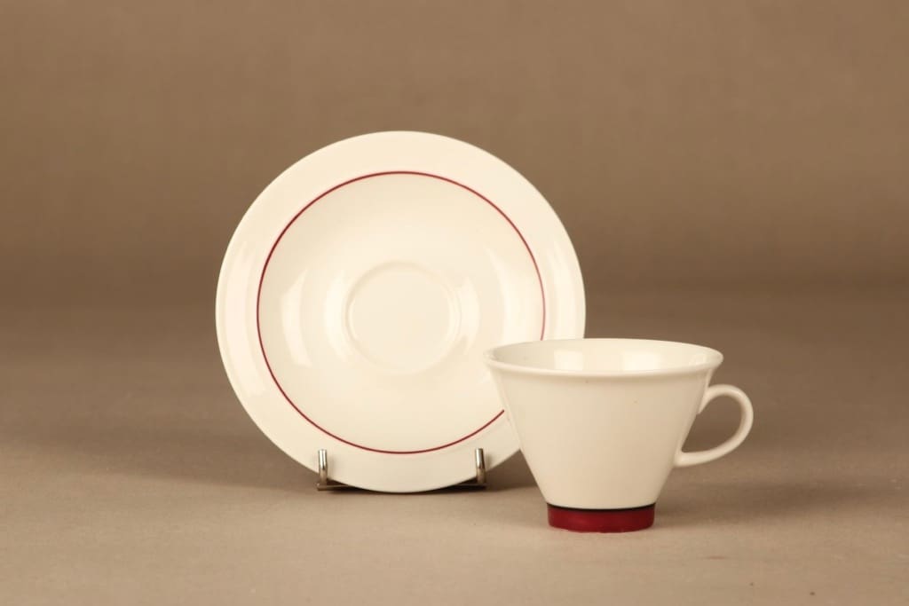 Arabia Harlekin Red hat coffee cup 15 cl designer Inkeri Leivo 2