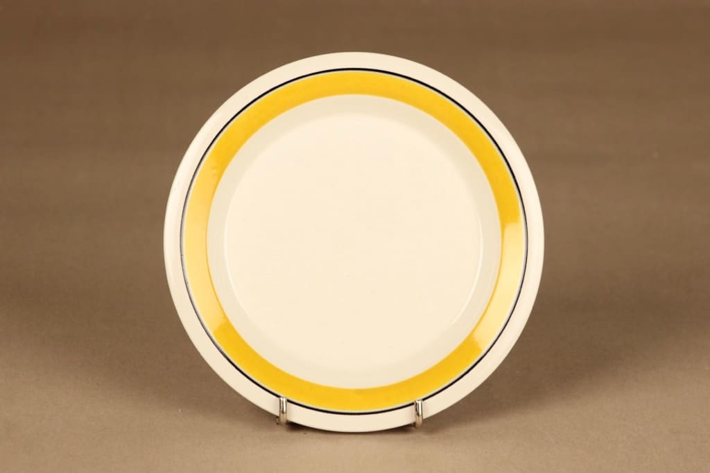 Arabia Faenza Keltaraita lautanen, 17 cm, suunnittelija Peter Winquist, 17 cm, raitakoriste