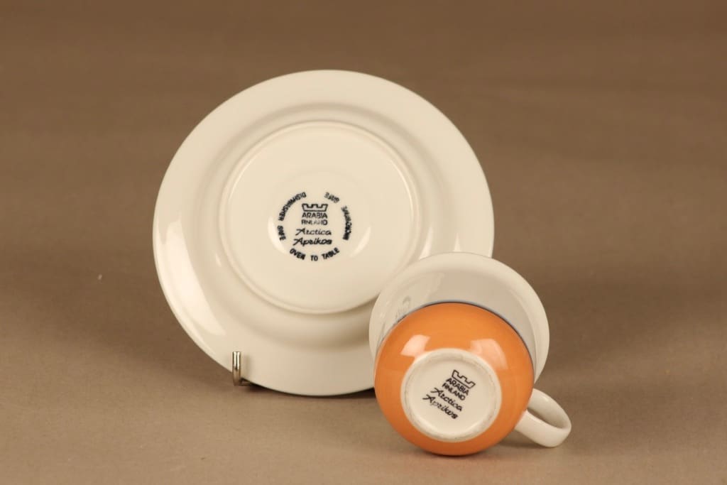 Arabia Aprikos coffee cup designer Inkeri Leivo 3
