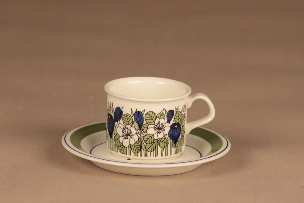 Arabia Krokus coffee cup and plates(2) designer Esteri Tomula 2