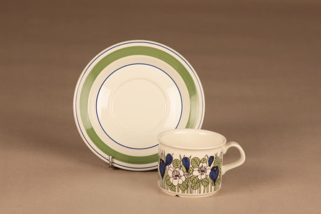 Arabia Krokus coffee cup and plates(2) designer Esteri Tomula 3