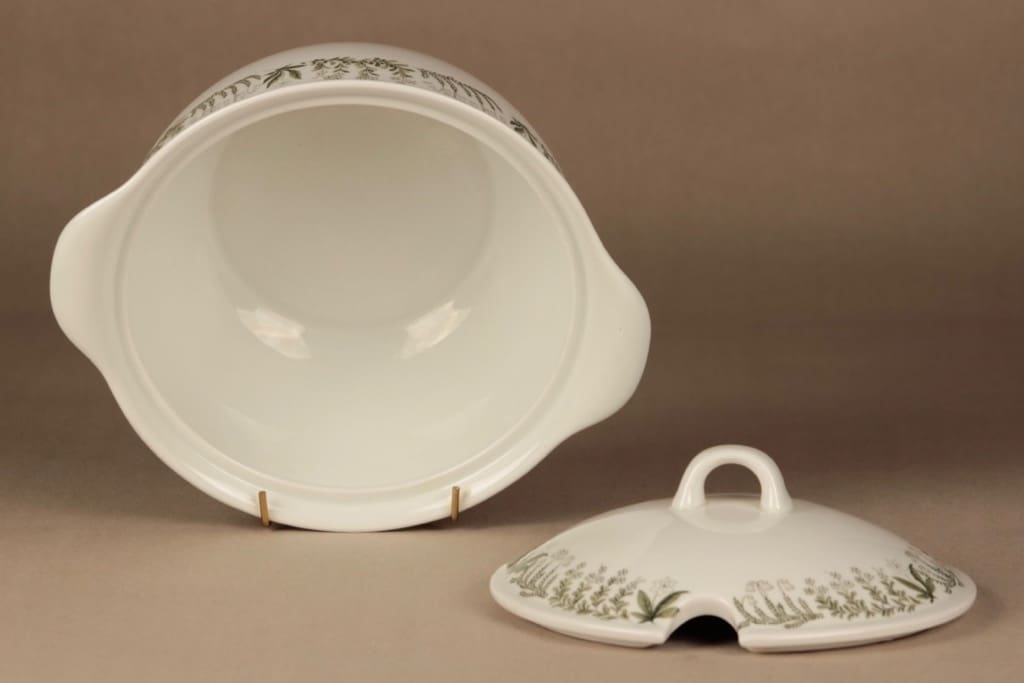 Arabia Polaris terrine with lid designer Raija Uosikkinen 2