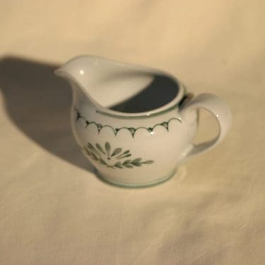 Arabia Green Thistle kermakko, käsinmaalattu, suunnittelija , käsinmaalattu