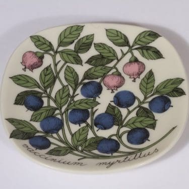 Arabia Botanica koristelautanen, Mustikka, suunnittelija Esteri Tomula, Mustikka, pieni, serikuva