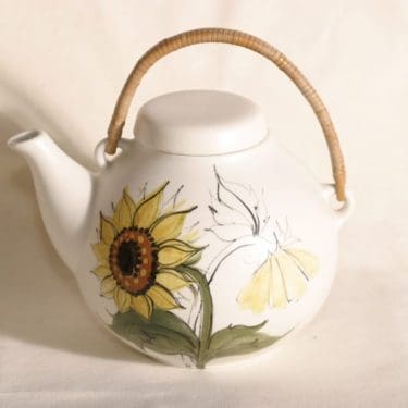 Arabia Kukka teekaadin, 1.6 l, suunnittelija Rainer Baer, 1.6 l, käsinmaalattu