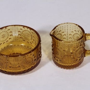 Riihimäen lasi Grapponia sokerikko ja kermakko, amber, suunnittelija Nanny Still,
