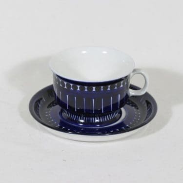 Arabia Valencia teekuppi, 22.5 cl, suunnittelija Ulla Procope, 22.5 cl, käsinmaalattu, signeerattu