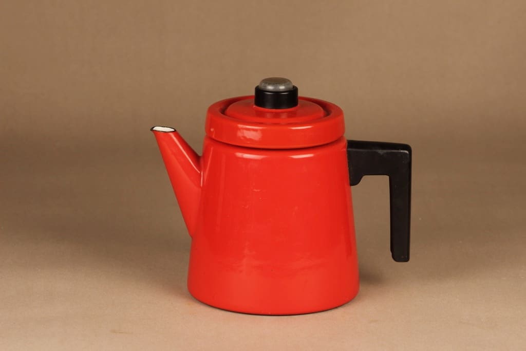 Finel Pehtoori kahvipannu, perkolaattorilla, suunnittelija Antti Nurmesniemi, perkolaattorilla, 1.5 l