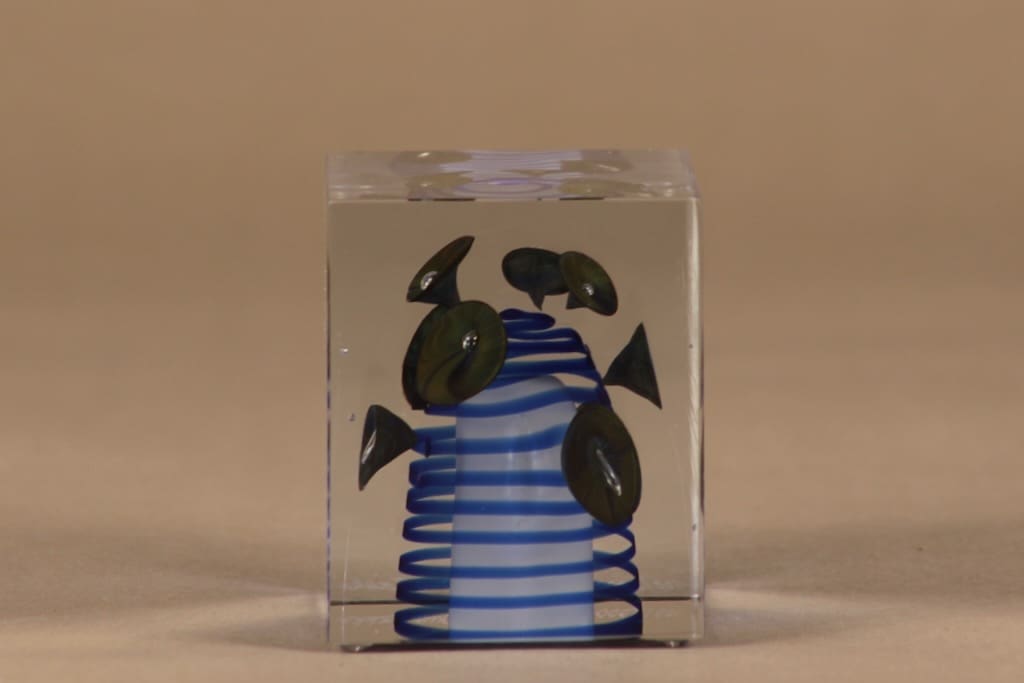 Iittala Vuosikuutio taide-esine, 2019, suunnittelija Oiva Toikka, 2019, signeerattu, numeroitu kuva 2